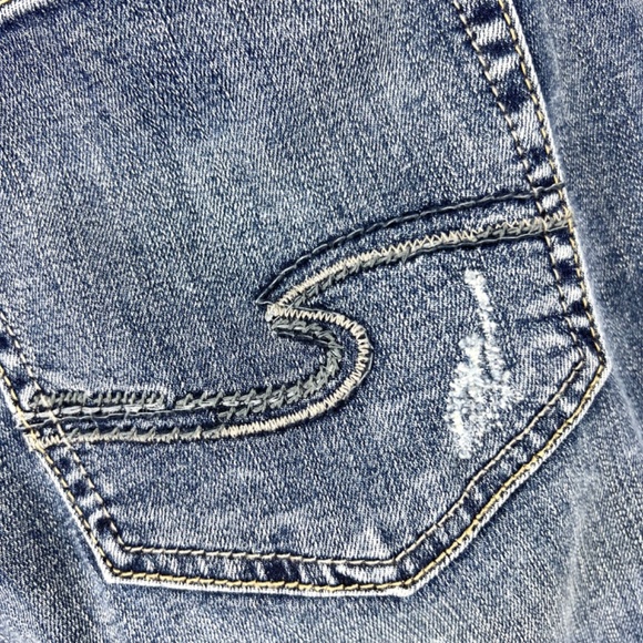 •|•SILVER JEANS•| Avery Bermuda Cuffed Jeans Shorts Size 31 (12) - Picture 8 of 13